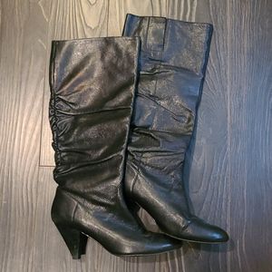 Nine West black textured leather boots 8 fits 8.5